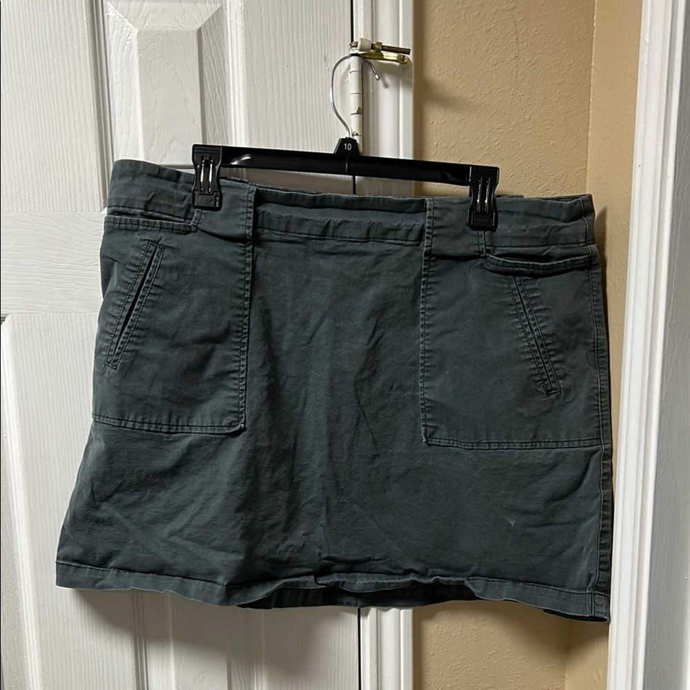 Kenneth Cole New York skirt